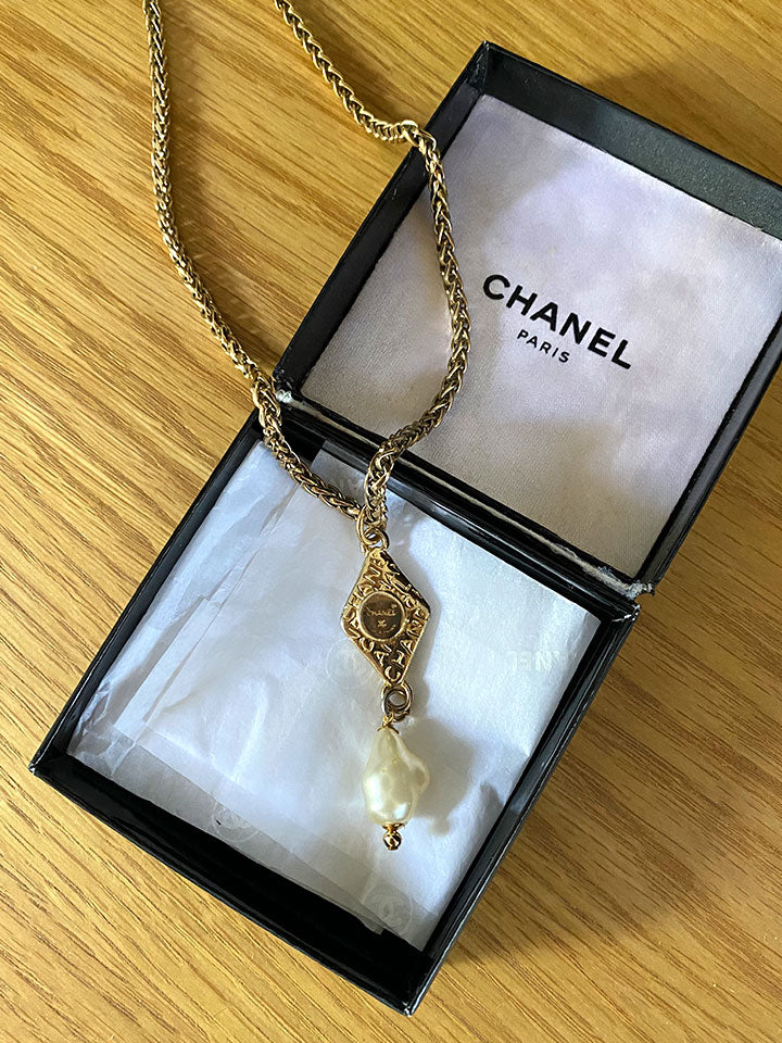 CHANEL Coco Mademoiselle Pearl Necklace